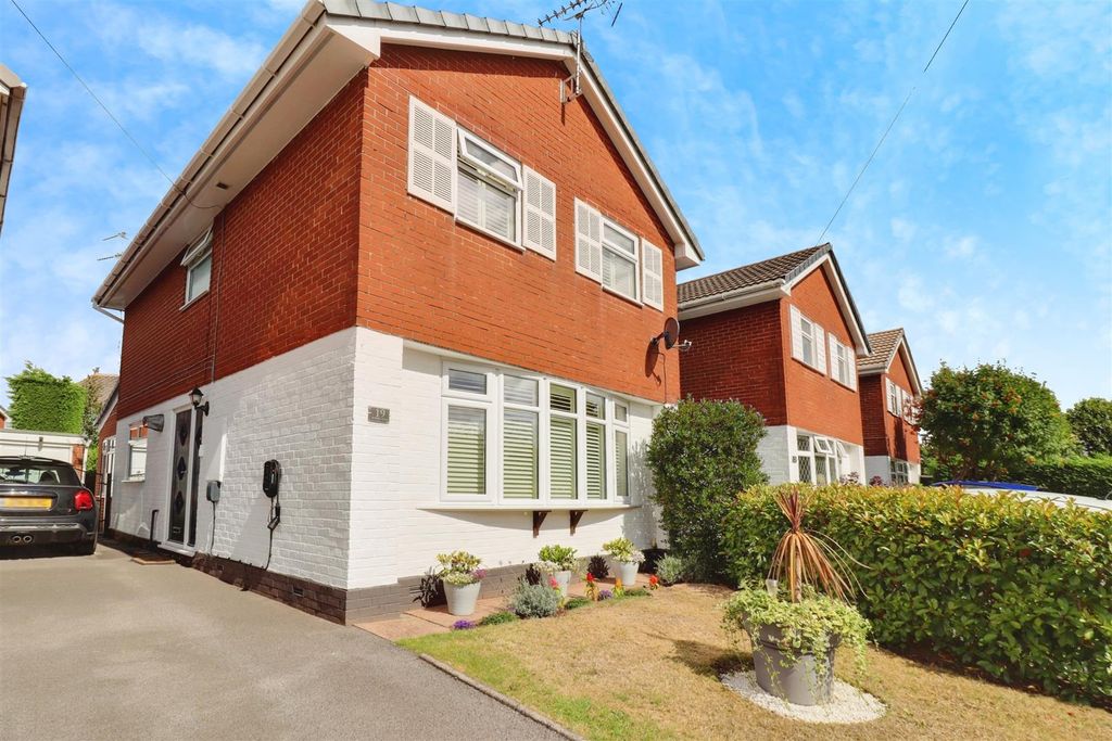 Property photo 1 of 37