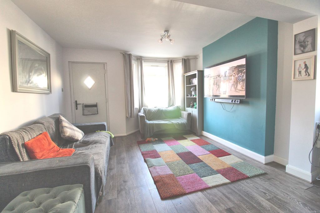 Property photo 2 of 10