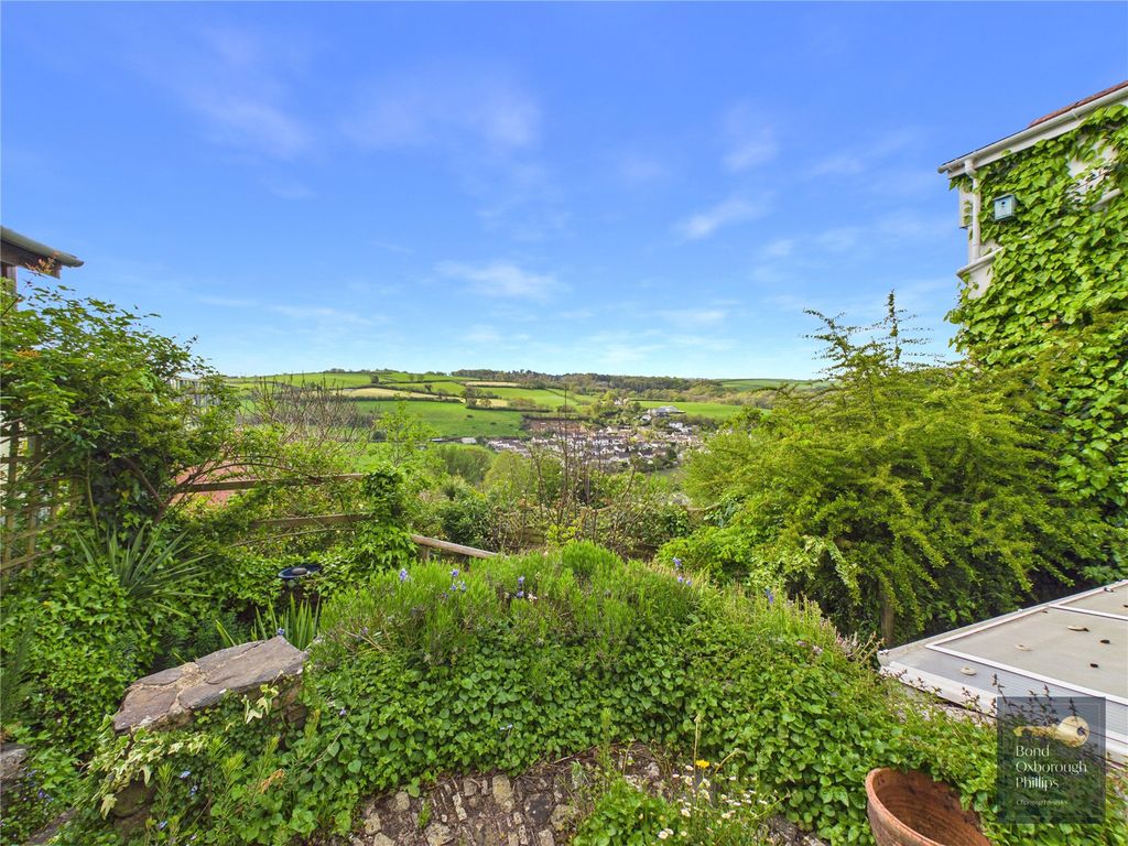 Property photo 1 of 30 1