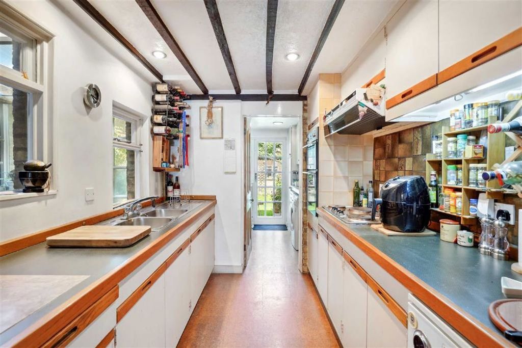 Property photo 3 of 6