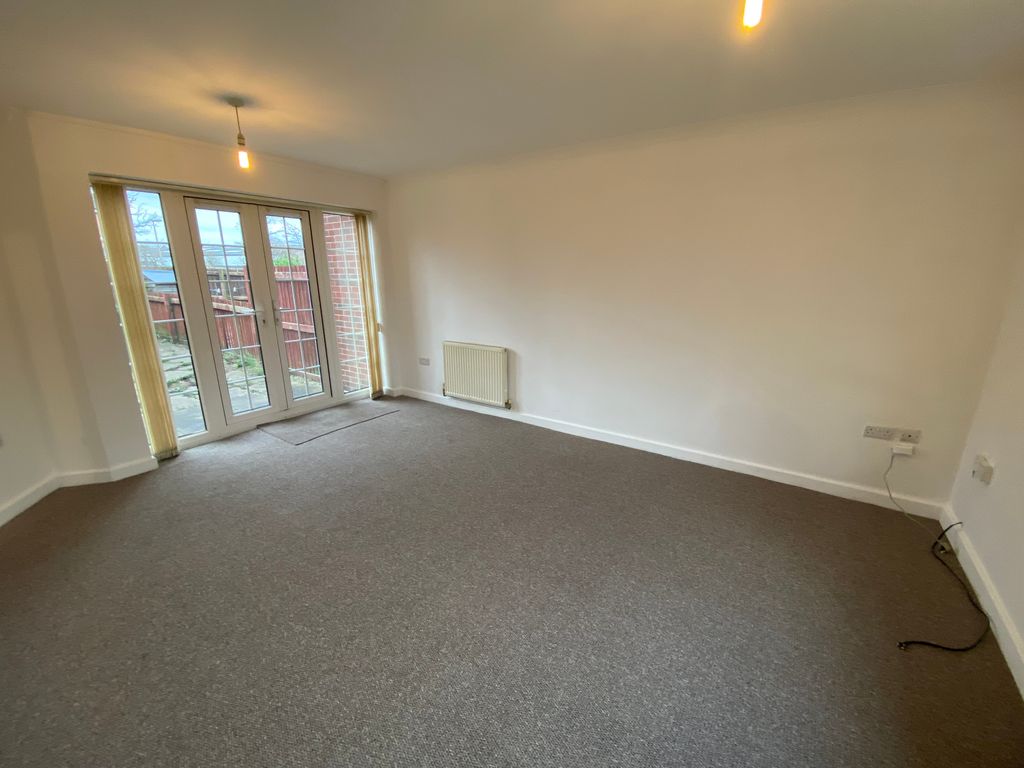 Property photo 2 of 11 Living Room
