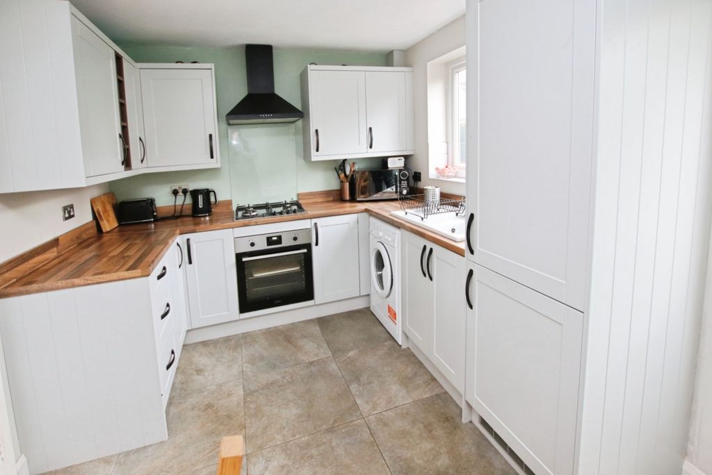 Property photo 2 of 23 4527644