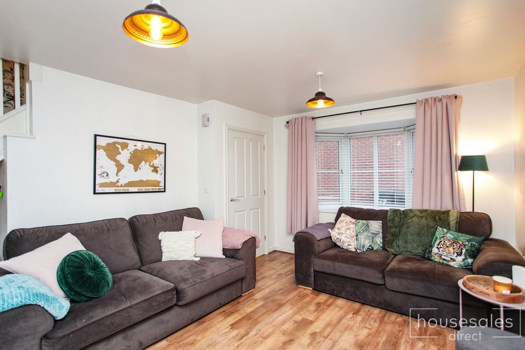 Property photo 2 of 17