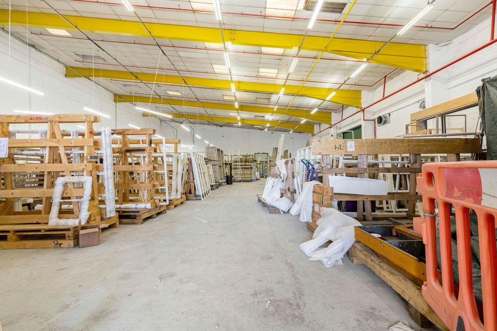 Property photo 2 of 11 Forest_Real_Estateunit_5_Meridian_Trading_Estate11.Jpg