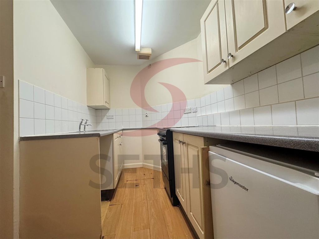 Property photo 2 of 5 Kitchen