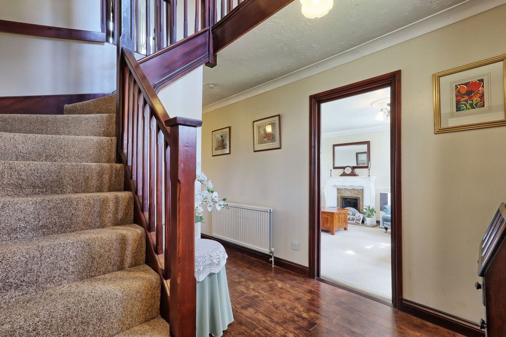 Property photo 2 of 44