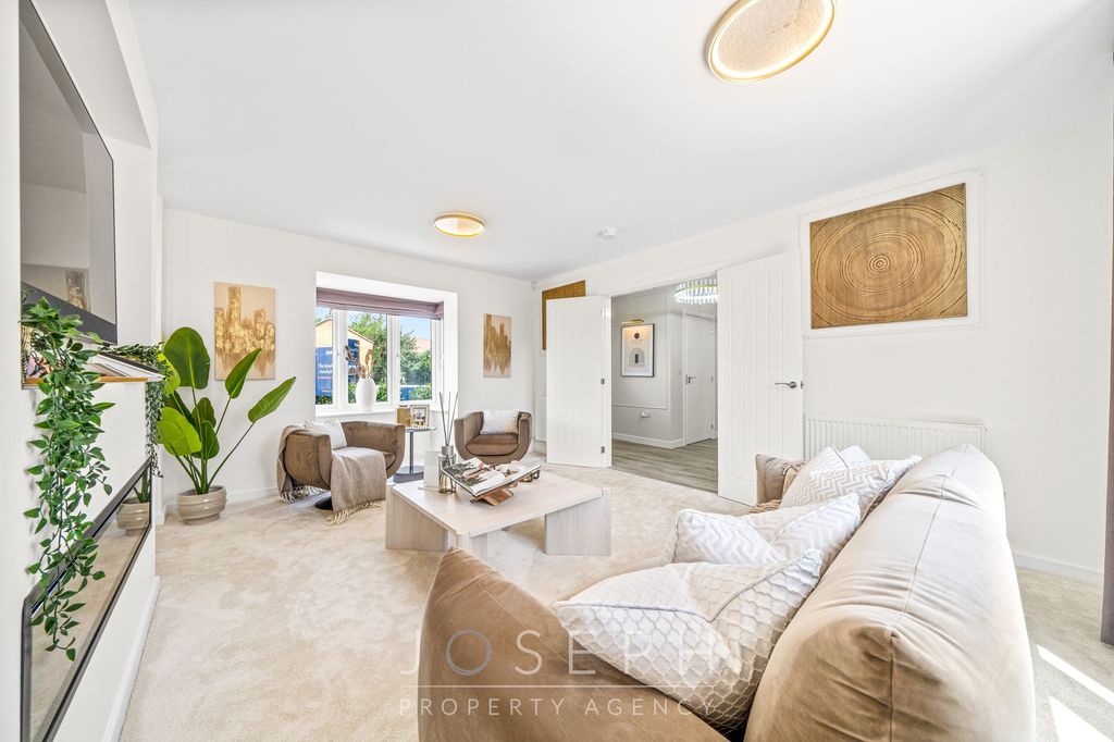 Property photo 2 of 12