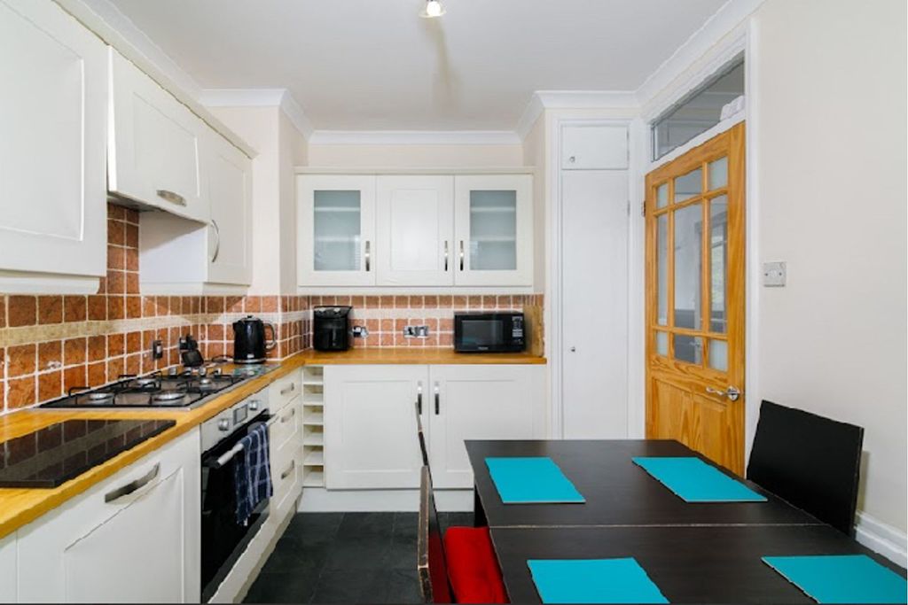 Property photo 3 of 16 Kitchen