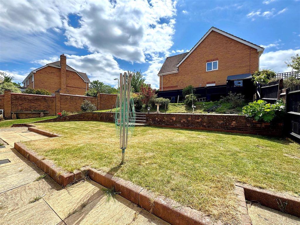 Property photo 2 of 23 Garden 2.Jpg
