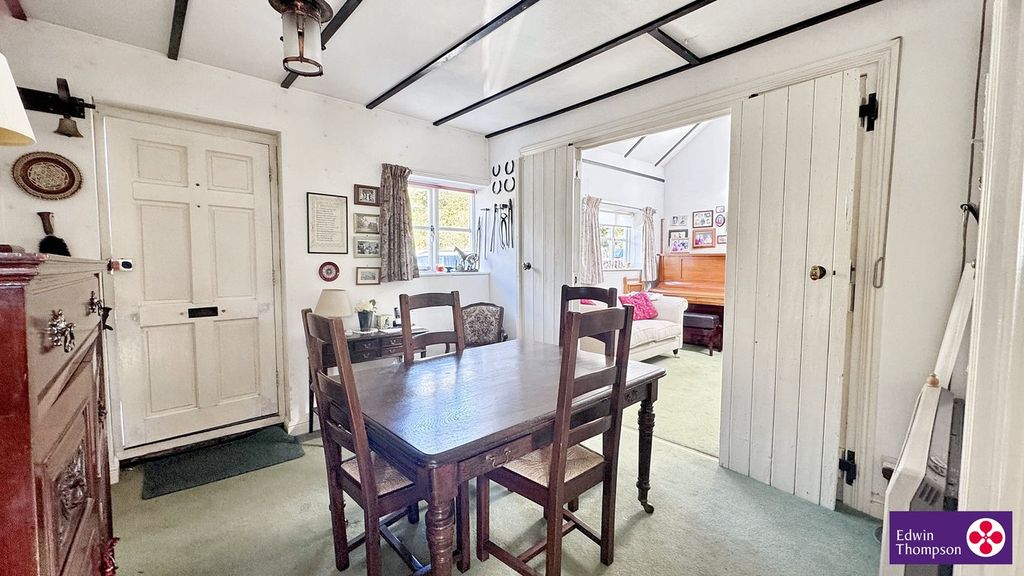 Property photo 3 of 28