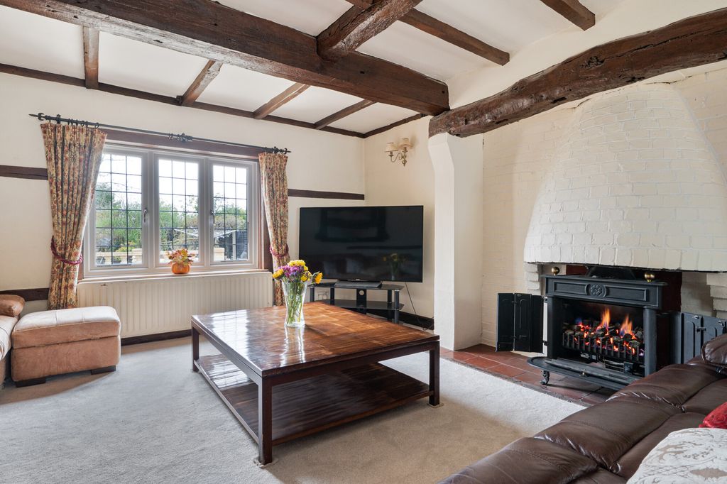 Property photo 2 of 19