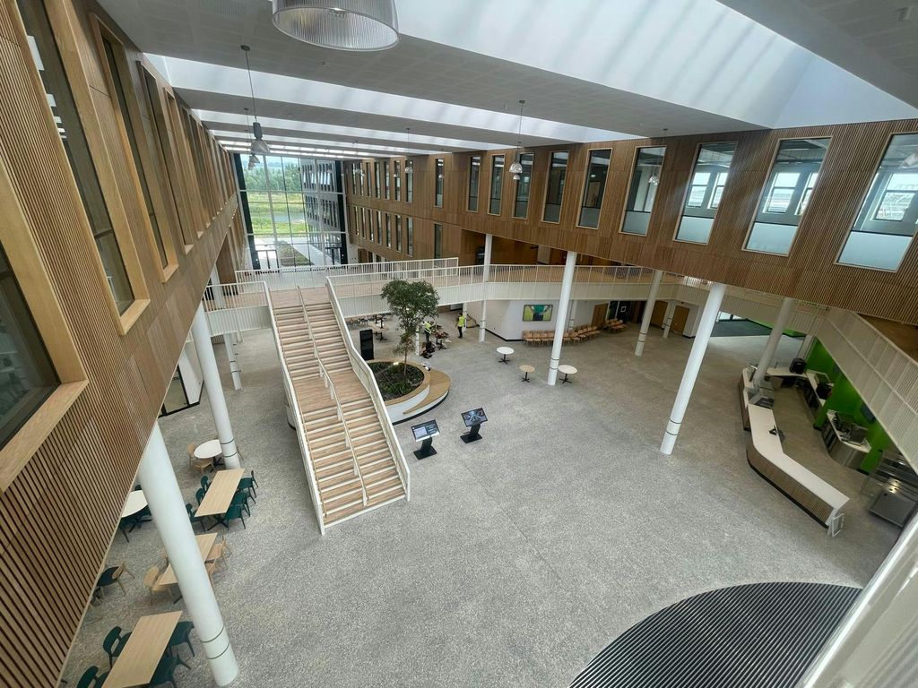 Property photo 2 of 38 3907Dd5B805B409B918d5606697E55E7.Jpg