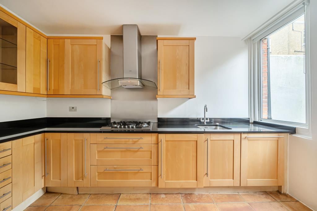 Property photo 3 of 25 Kitchen