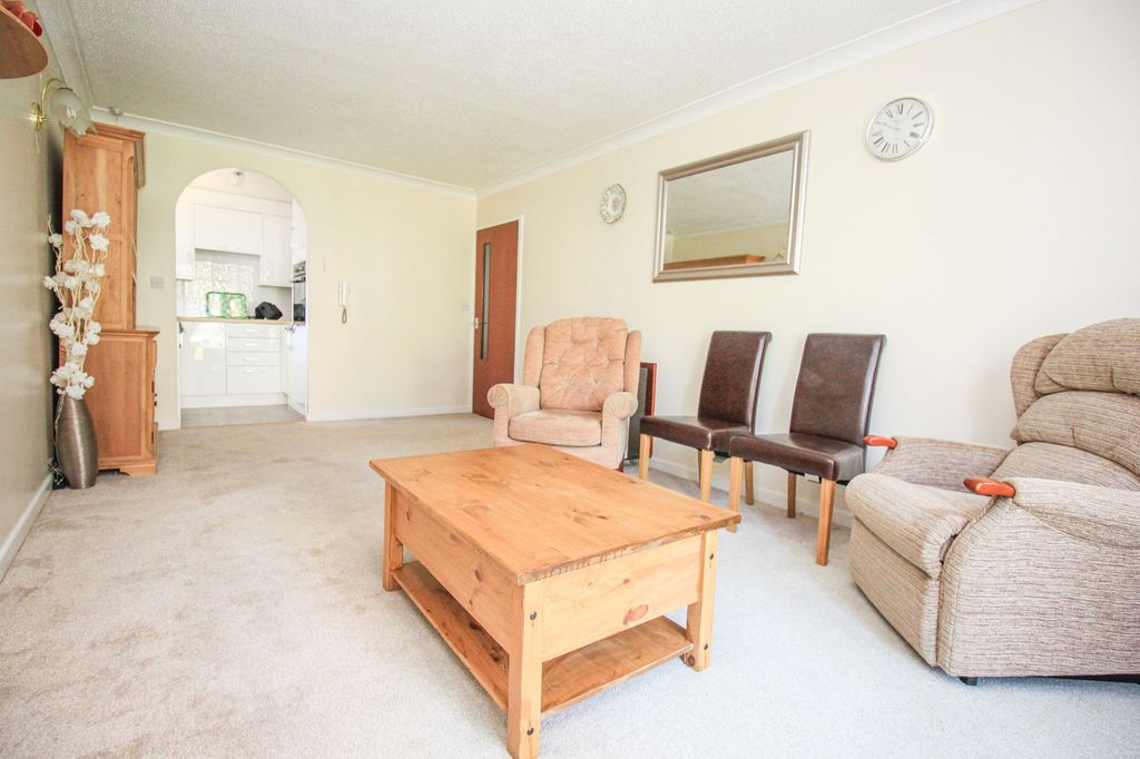 Property photo 2 of 12