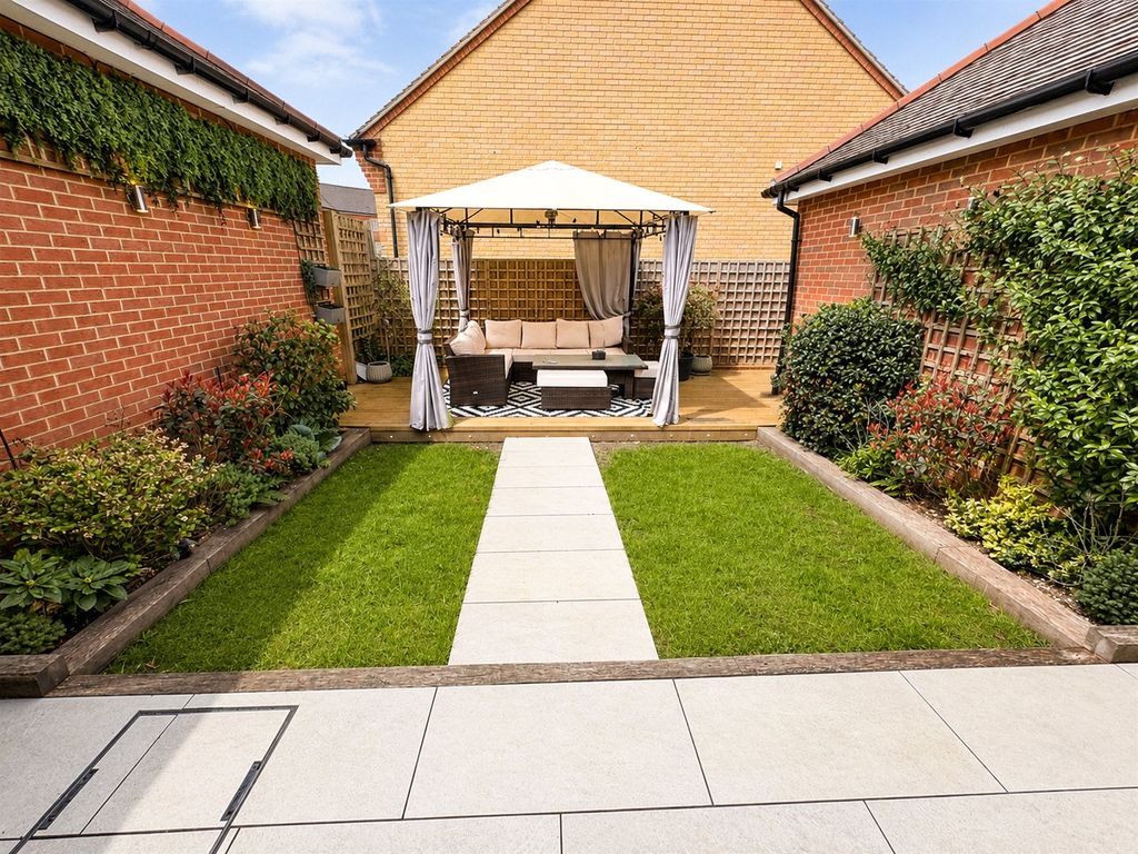 Property photo 2 of 15 Picture No. 26