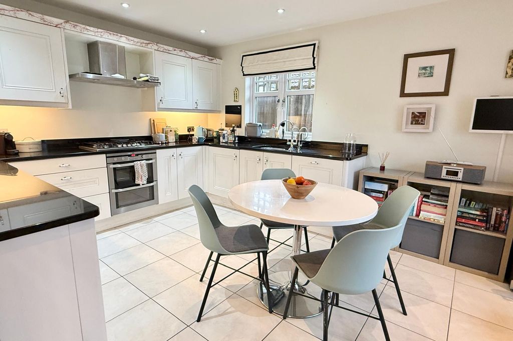 Property photo 3 of 23 Gallery