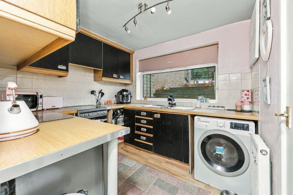 Property photo 3 of 8
