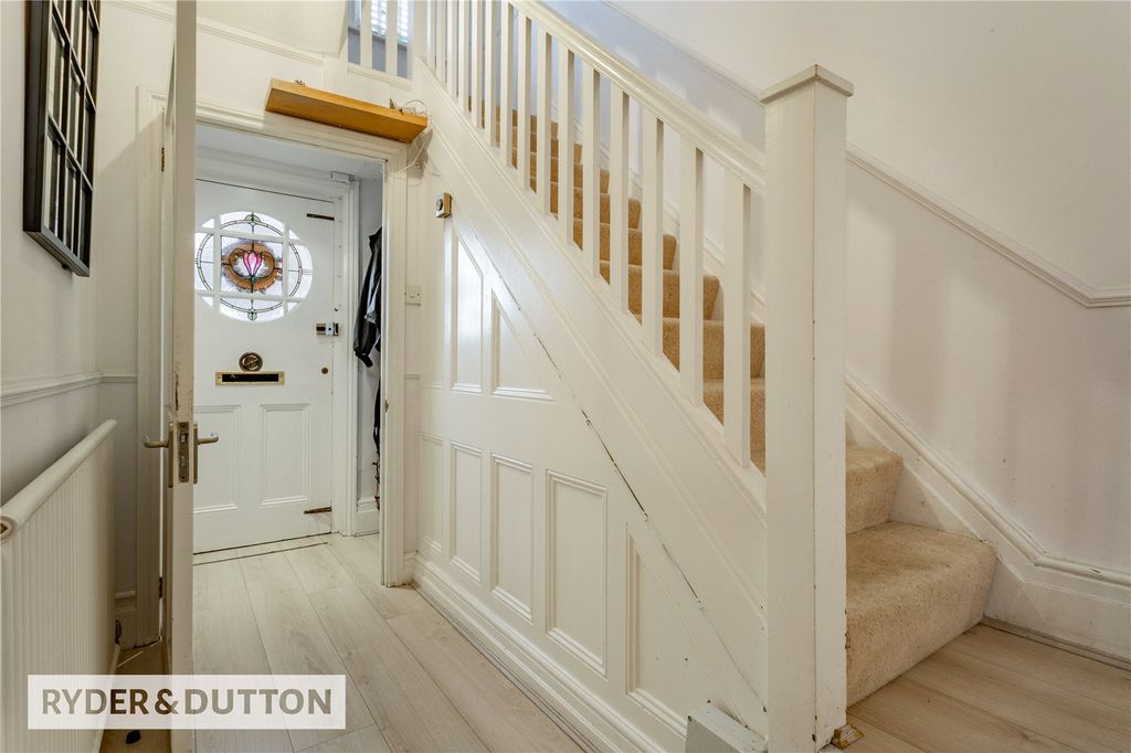 Property photo 3 of 29 Entrance