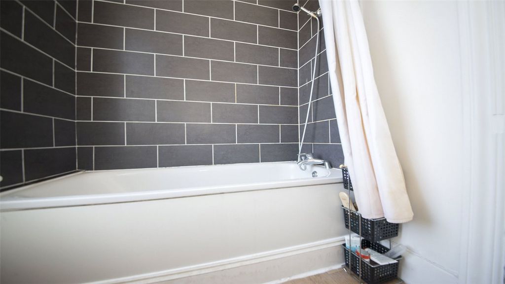 Property photo 3 of 5 Picture No. 04