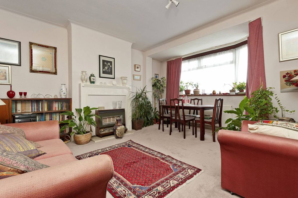 Property photo 2 of 5