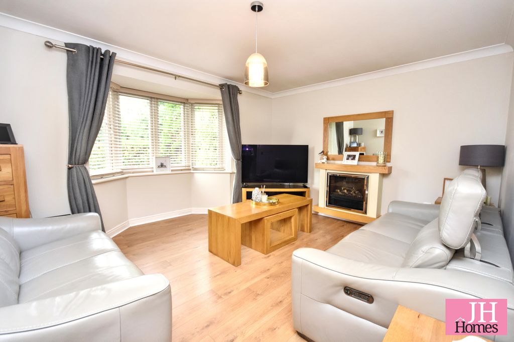 Property photo 2 of 24
