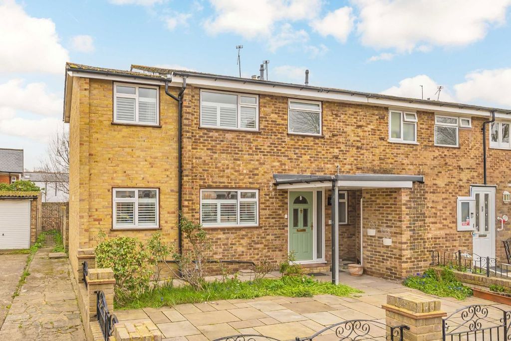 Property photo 1 of 8