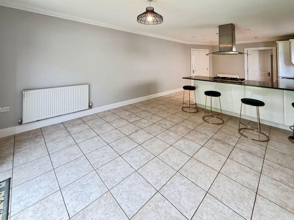 Property photo 3 of 18 Balcony