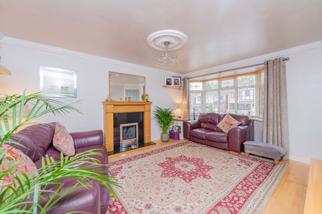 Property photo 3 of 35