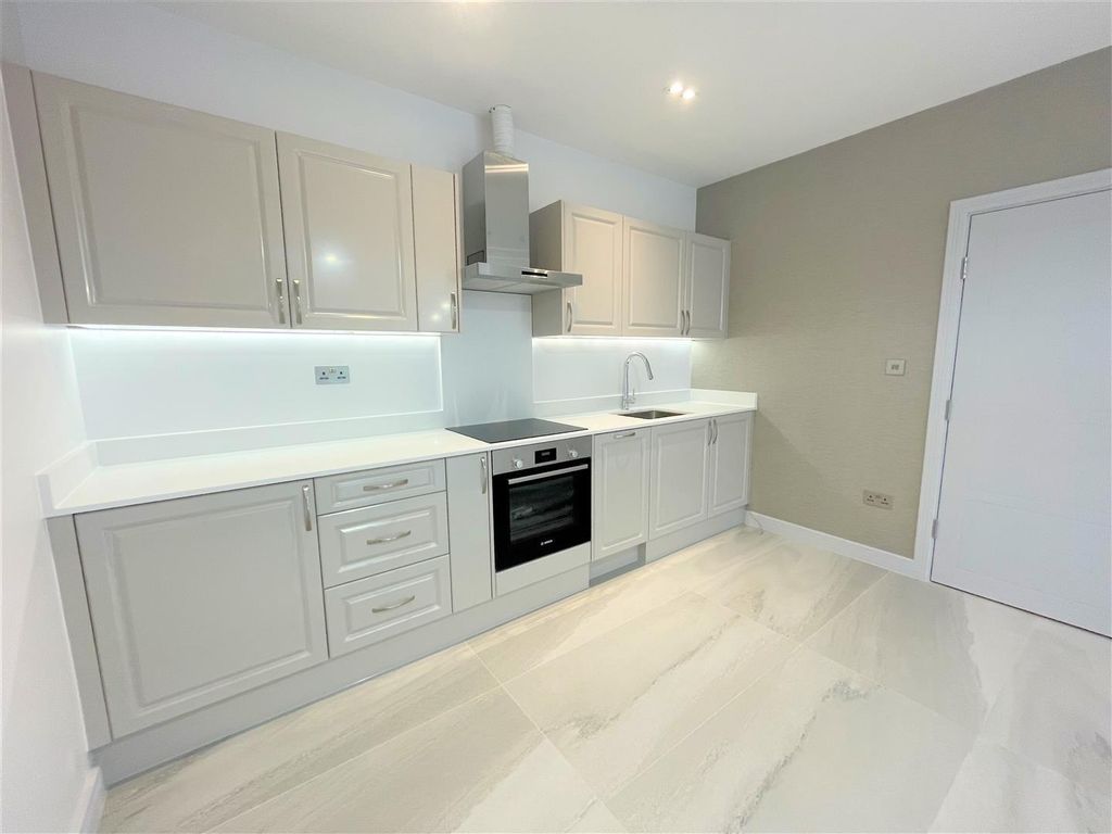 Property photo 2 of 12 Image