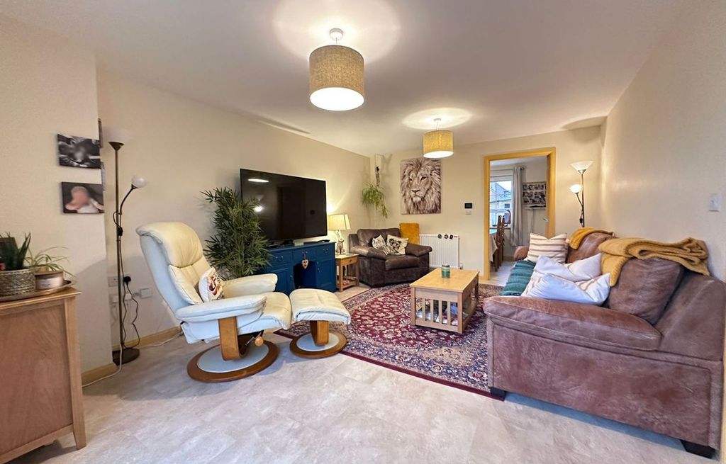 Property photo 3 of 24