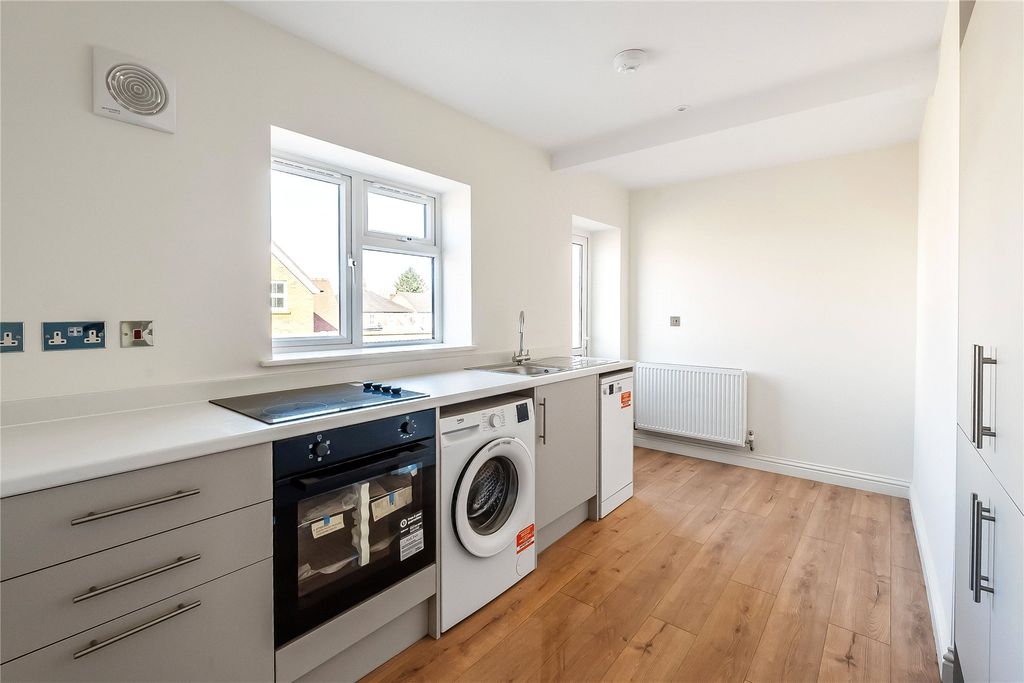 Property photo 3 of 21 Kitchen