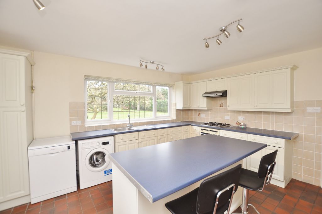 Property photo 2 of 15 Photo 02