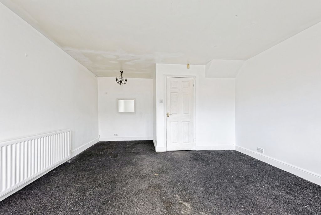 Property photo 3 of 16 Photo
