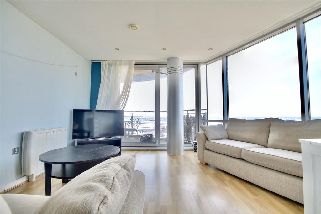 Property photo 2 of 18 D5Fbd9A0-927C-4Aee-8F83-9794Dfabff33_1_201_A.Jpeg