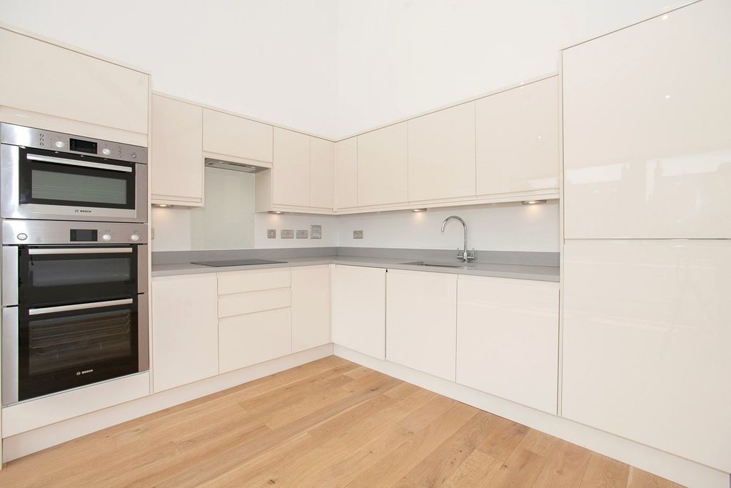 Property photo 2 of 7 Picture No. 14