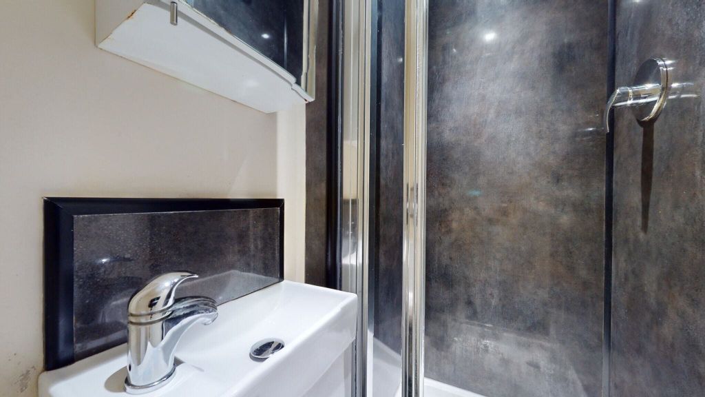 Property photo 3 of 5 Bathroom