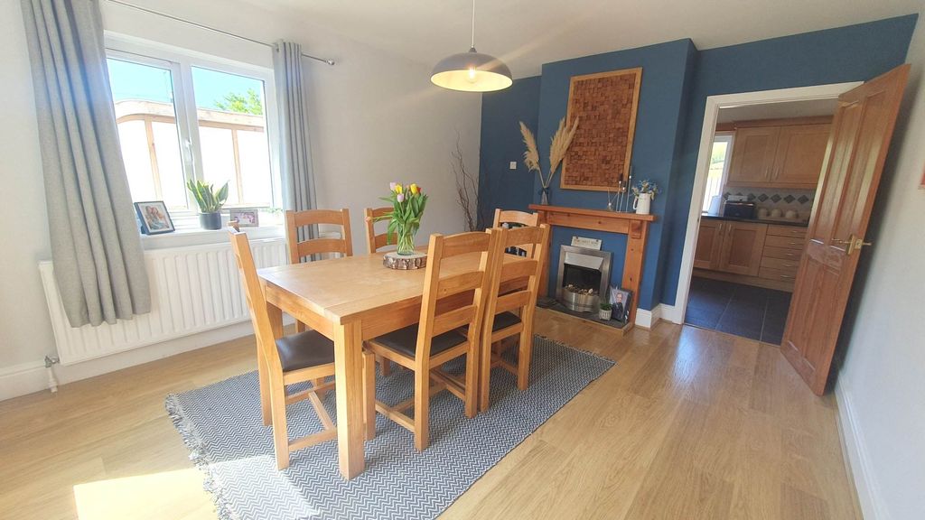 Property photo 3 of 41