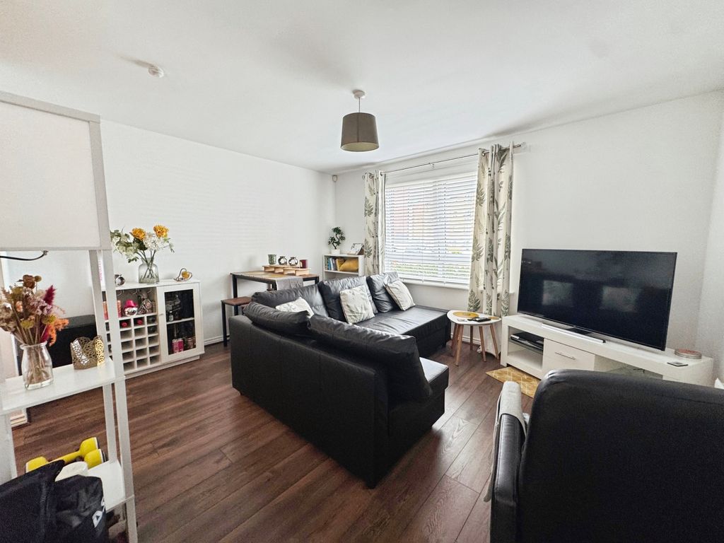 Property photo 2 of 14 Open Plan Living