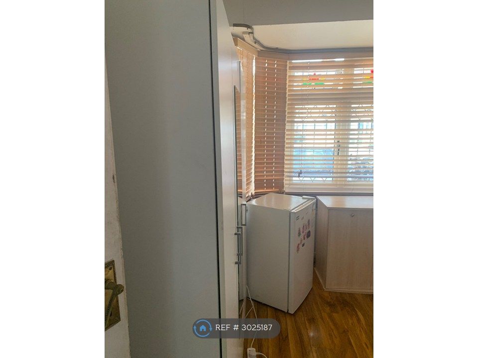 Property photo 2 of 3