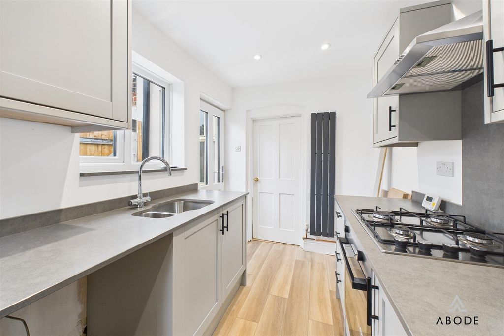 Property photo 3 of 13 Cam02544G0-Pr0305-Still007.Jpg
