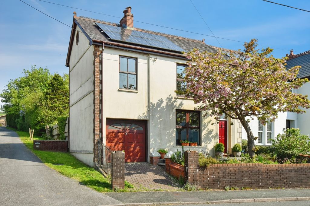 Property photo 1 of 32 Pbox-Img.Jpg