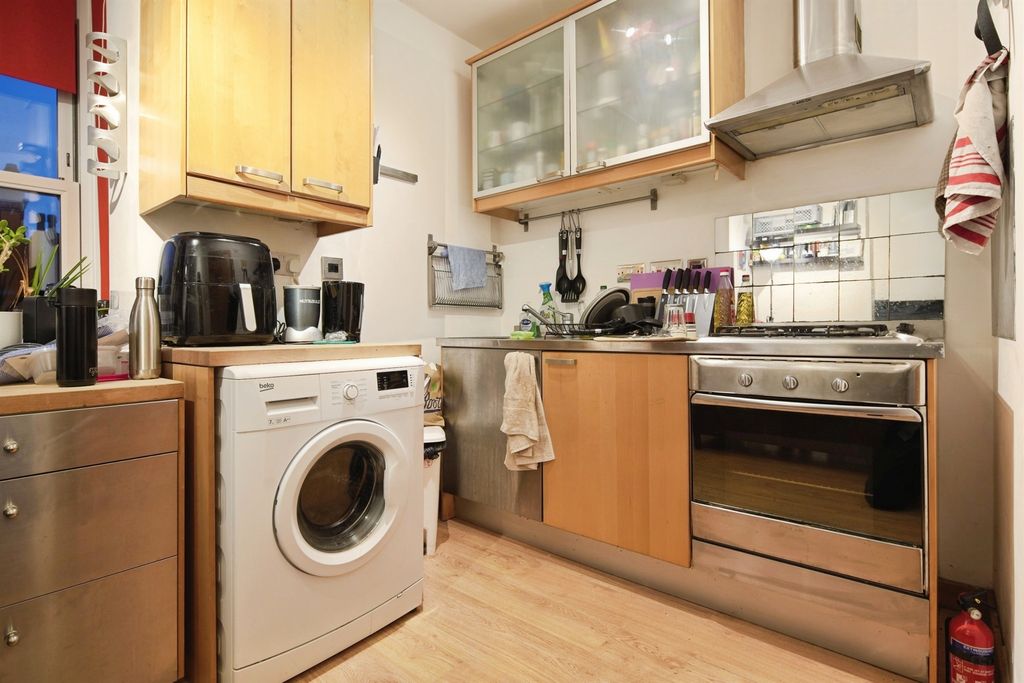 Property photo 2 of 11