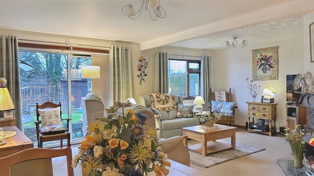 Property photo 2 of 13 Living Room 1 (2).Jpg