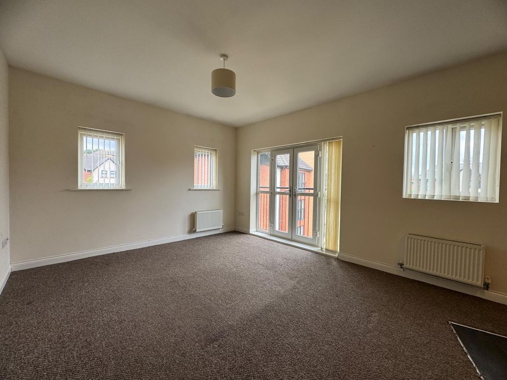 Property photo 3 of 7 Lounge