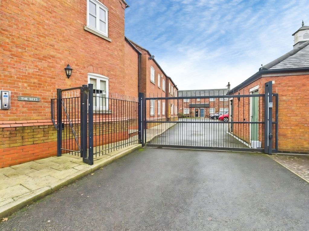 Property photo 2 of 10 Gated Parking