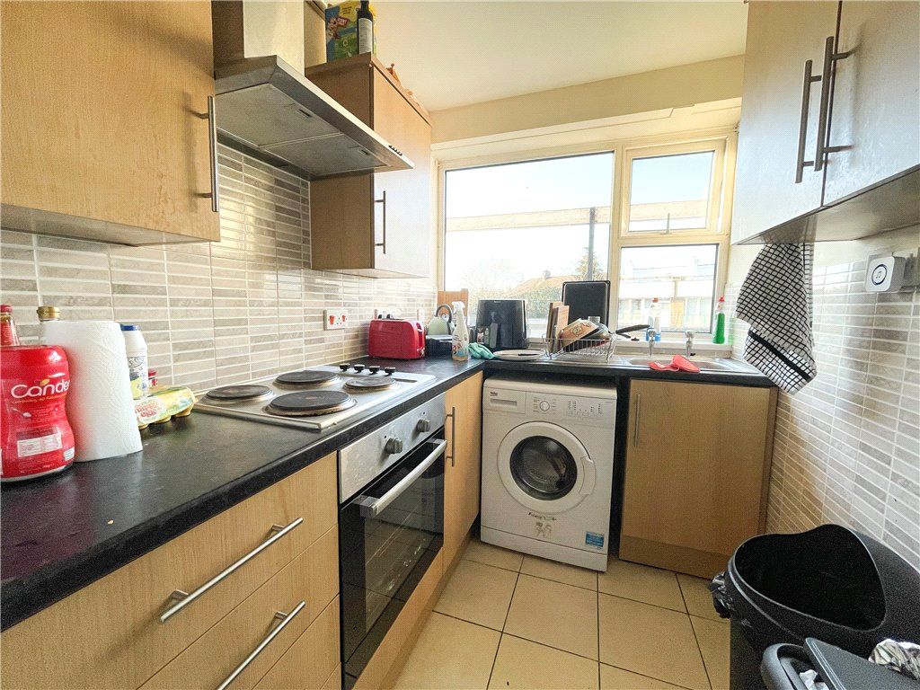 Property photo 2 of 6 Kitchen