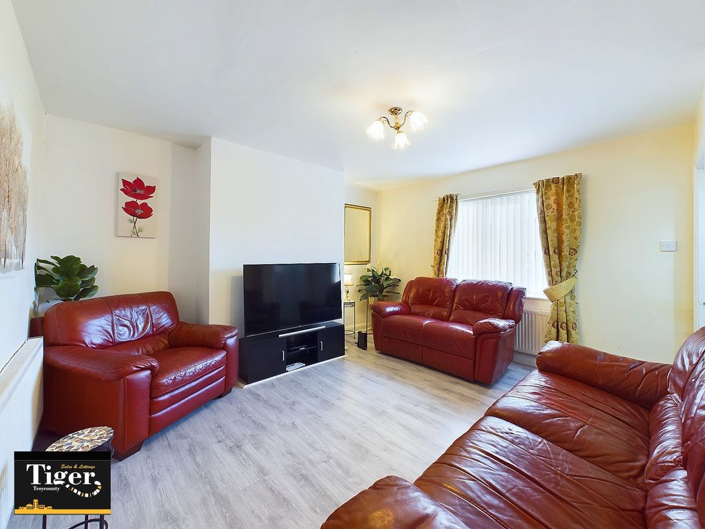 Property photo 2 of 18 Cam03440G0-Pr0245-Still001