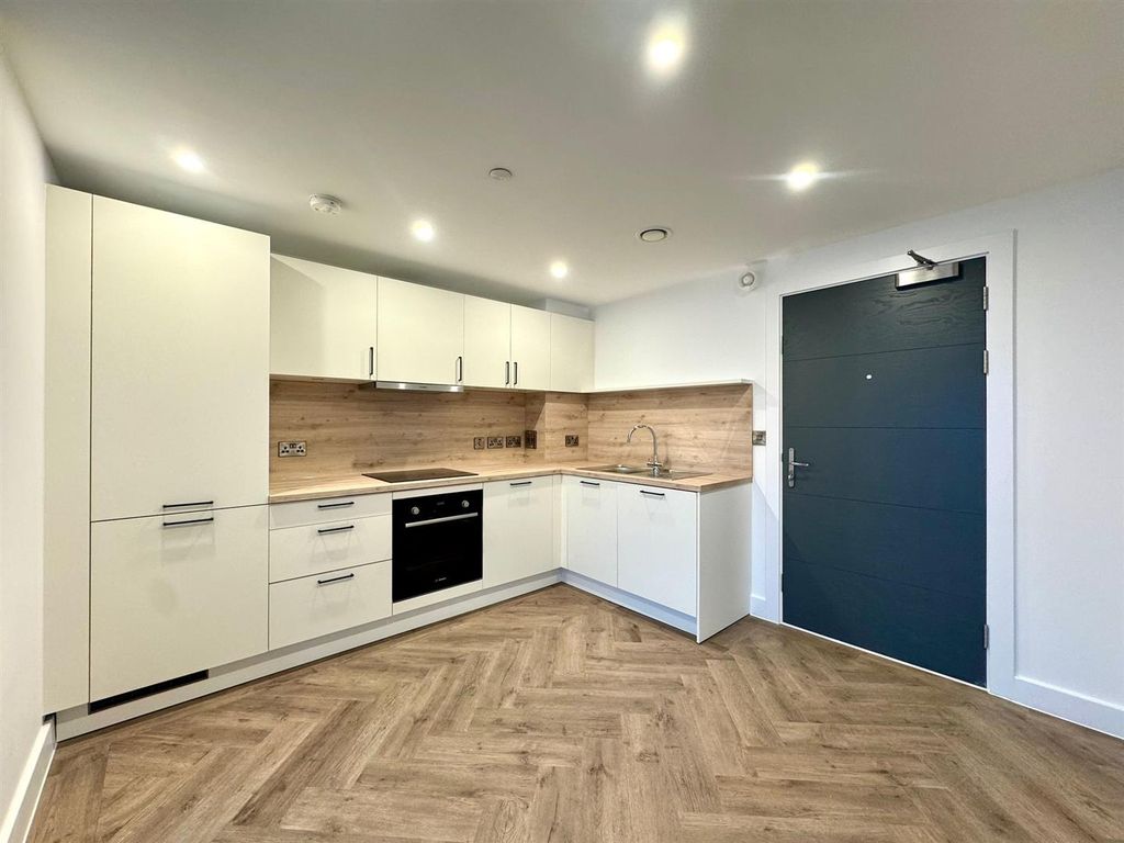 Property photo 3 of 16 Kitchen.Jpeg