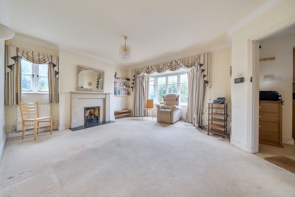 Property photo 2 of 12