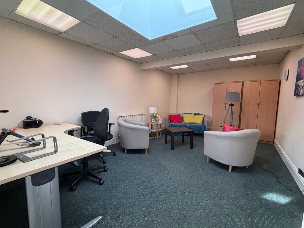 Property photo 2 of 3